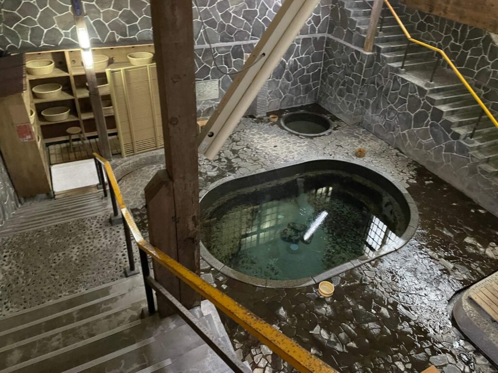 鉛温泉　藤三旅館