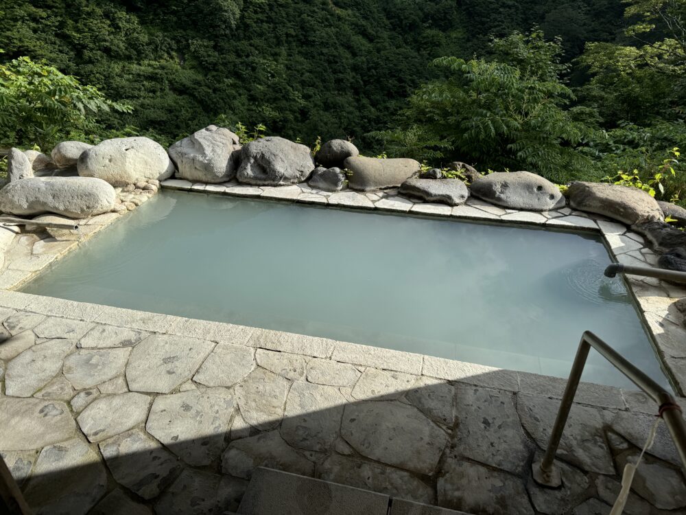 燕温泉 ホテル花文