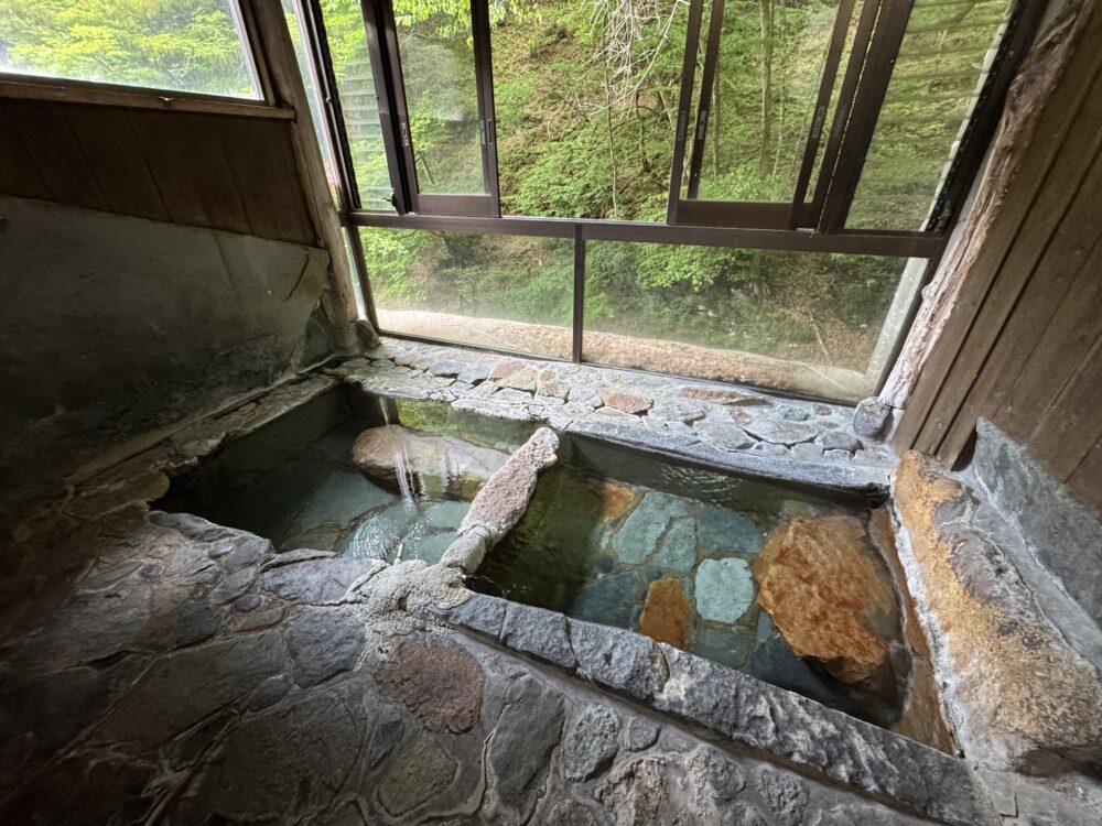 四万温泉　中生館