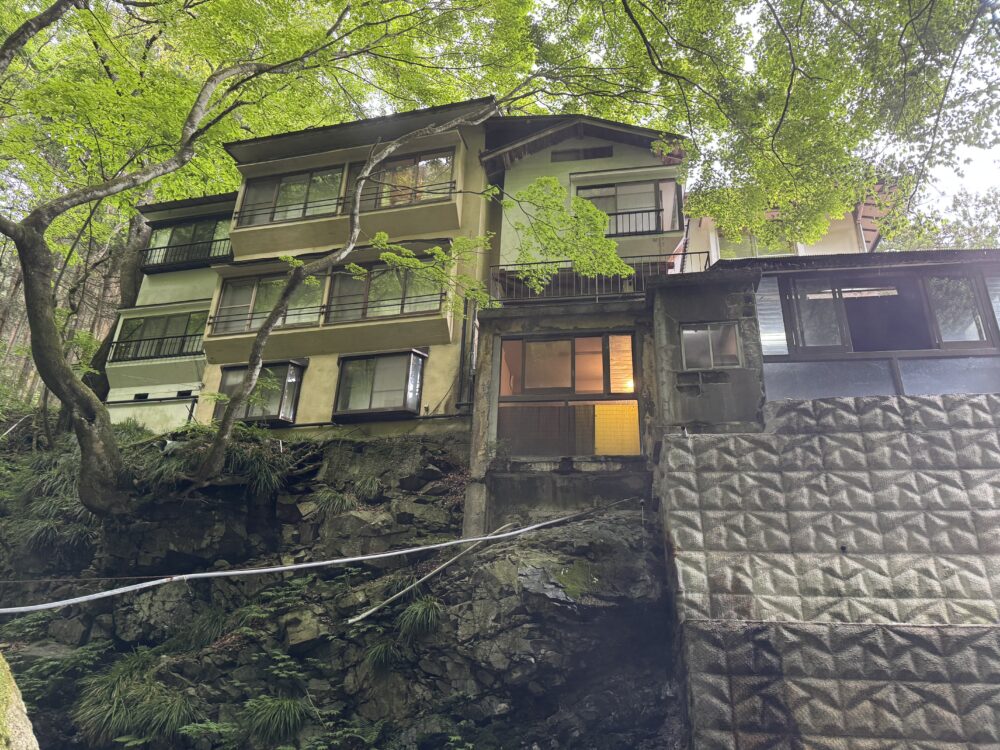 四万温泉　中生館