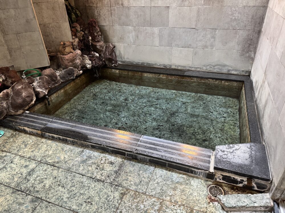 鉄鉱泉本館