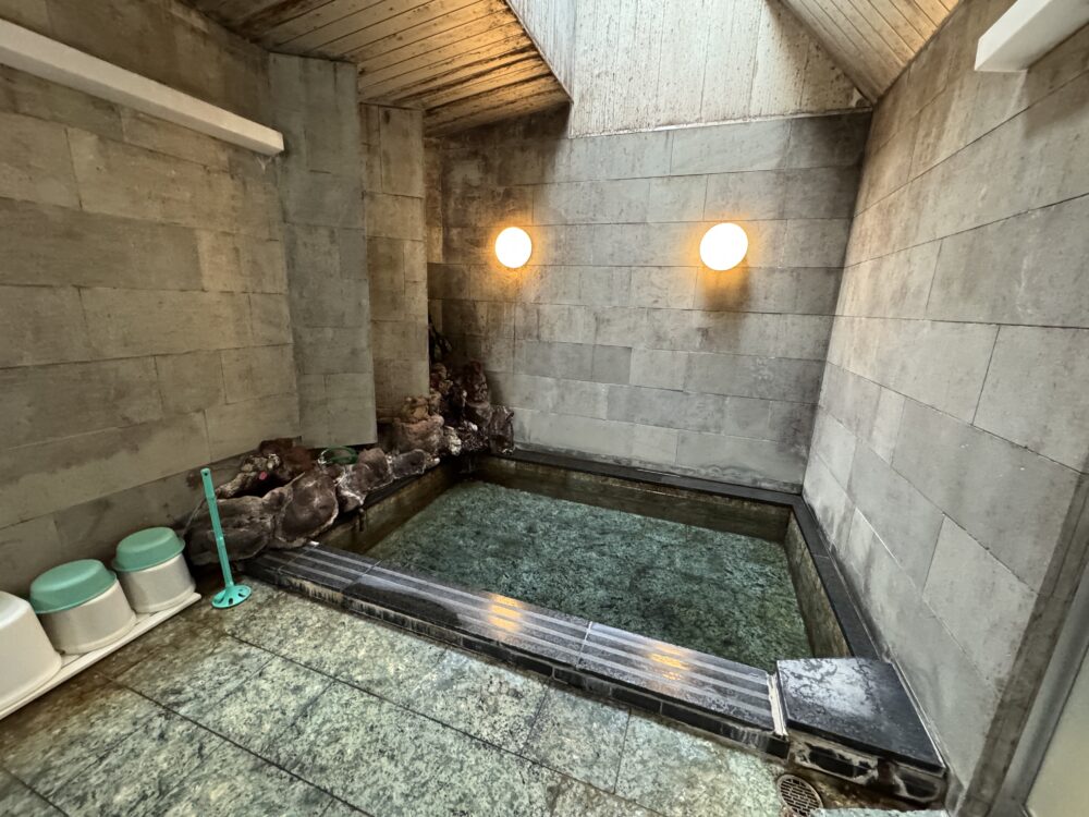 鉄鉱泉本館