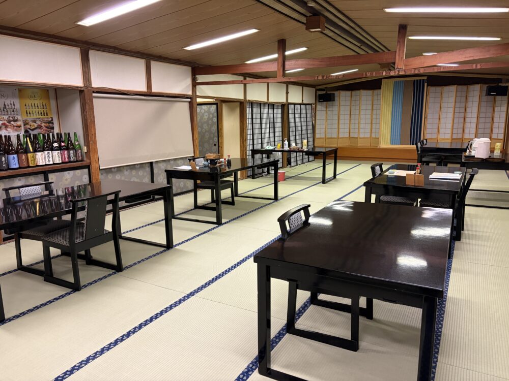 二岐温泉「柏屋旅館」さんの食事会場