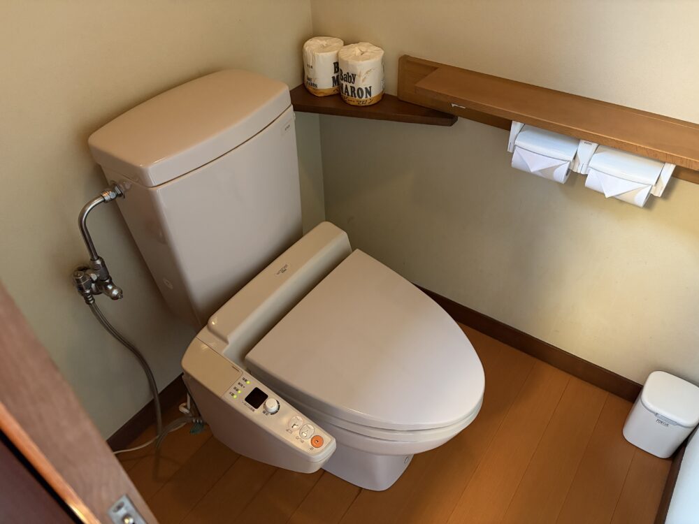 太陽館の客室にあるトイレ