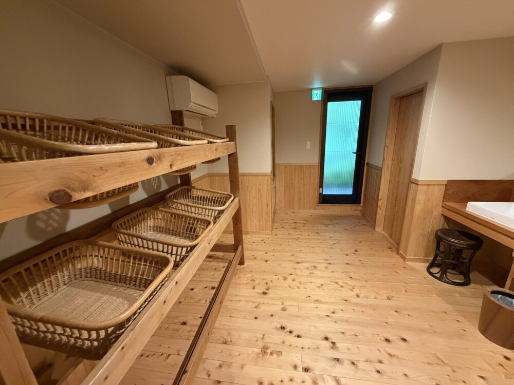 二岐温泉「柏屋旅館」さんの温泉脱衣所